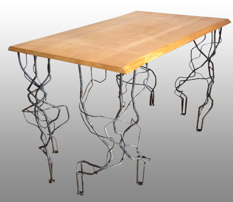 Tisch 'Phantast' - Kirschholzplatte und Stahlbeine